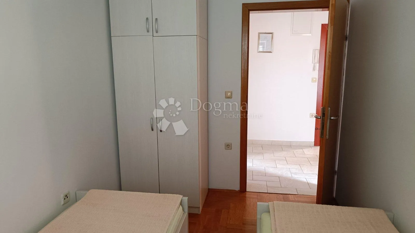 malinska, 61 m2 2s+db, balkon, parking - slika 9