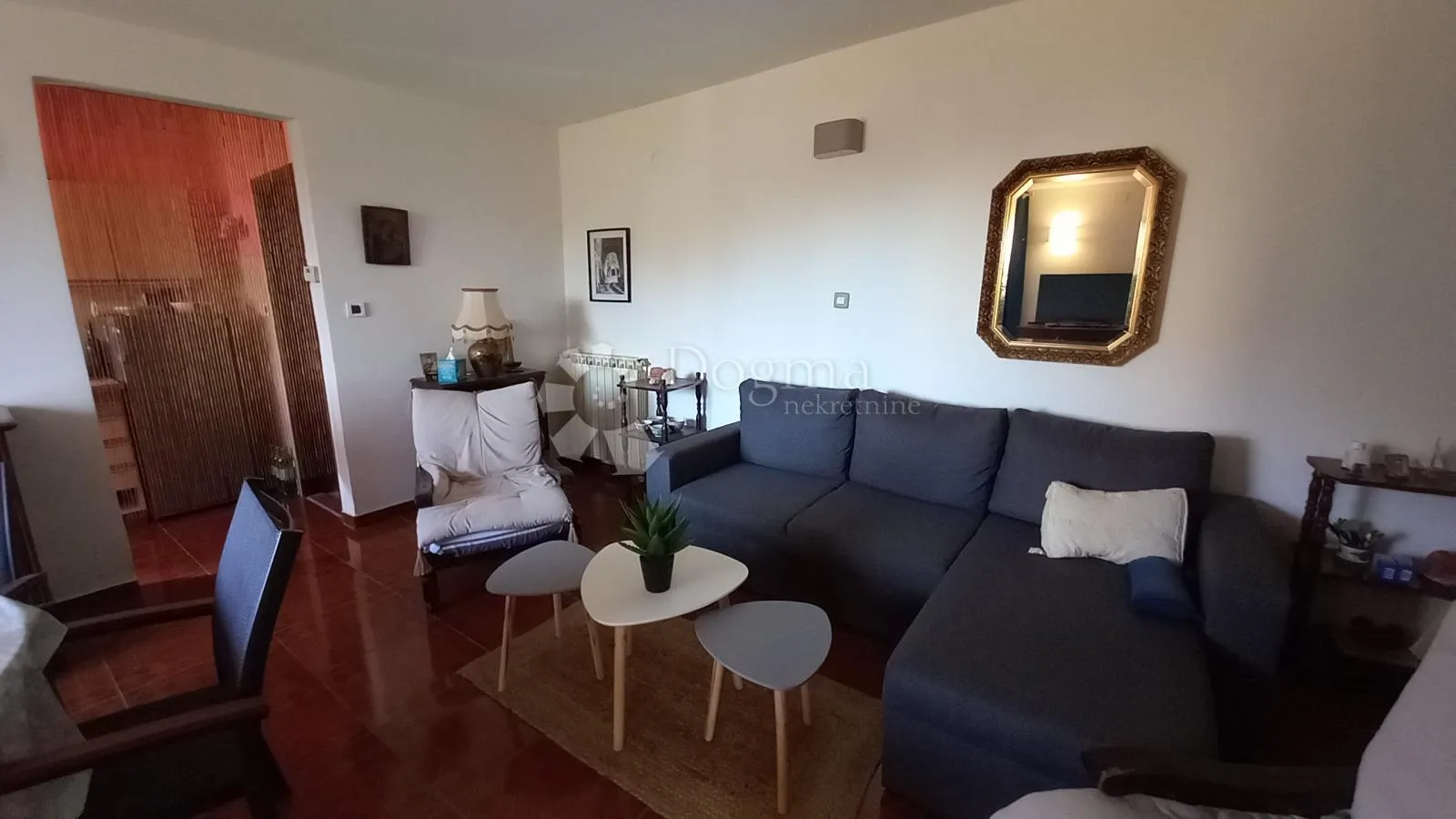 prostrana kuća s dva apartmana u mirnom okruženju blizu brtonigle - slika 10