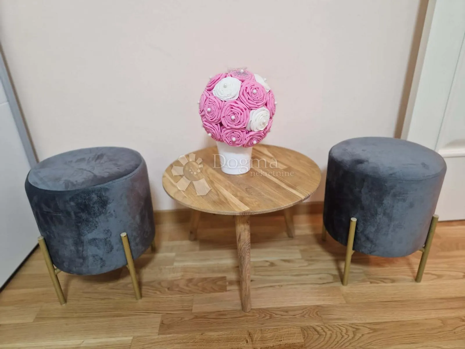 kuća s 4 apartmana - drugi red od mora - slika 42