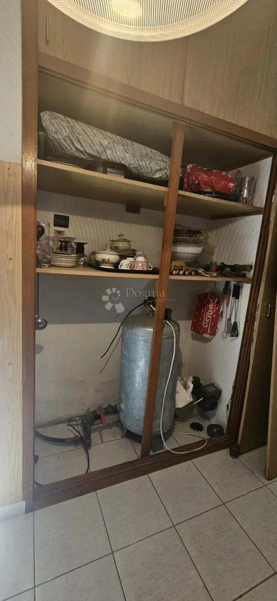 kuća sa 3 stana - slika 23