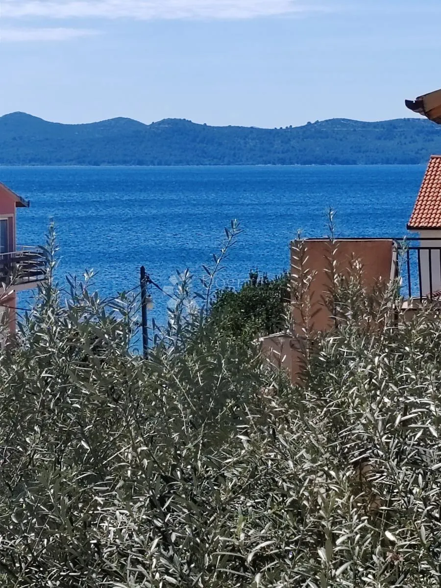 kamena kuća s 3 apartmana, 100m od mora - slika 7