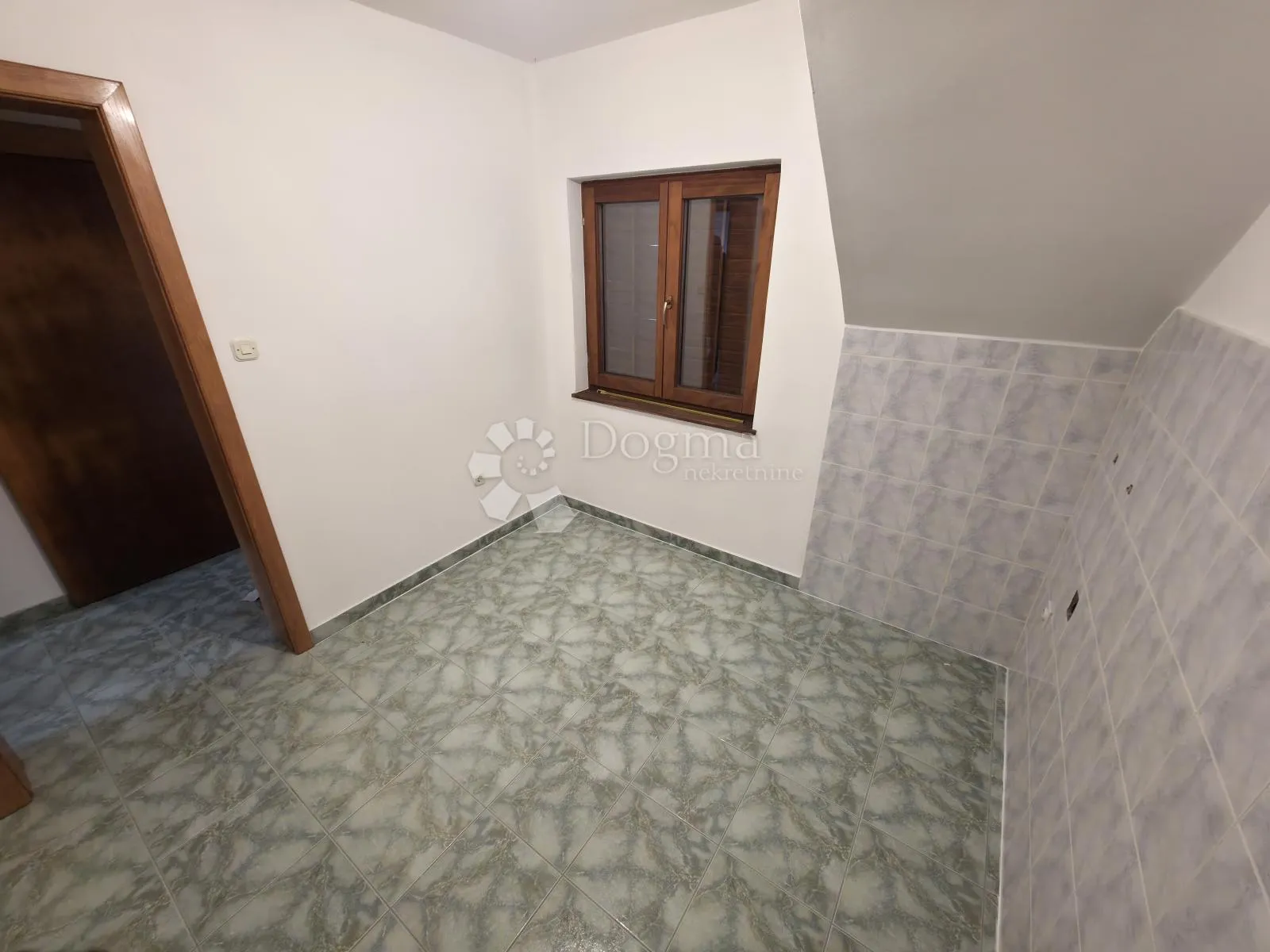 parking - trnje prodaja stana, 31m2, - slika 8