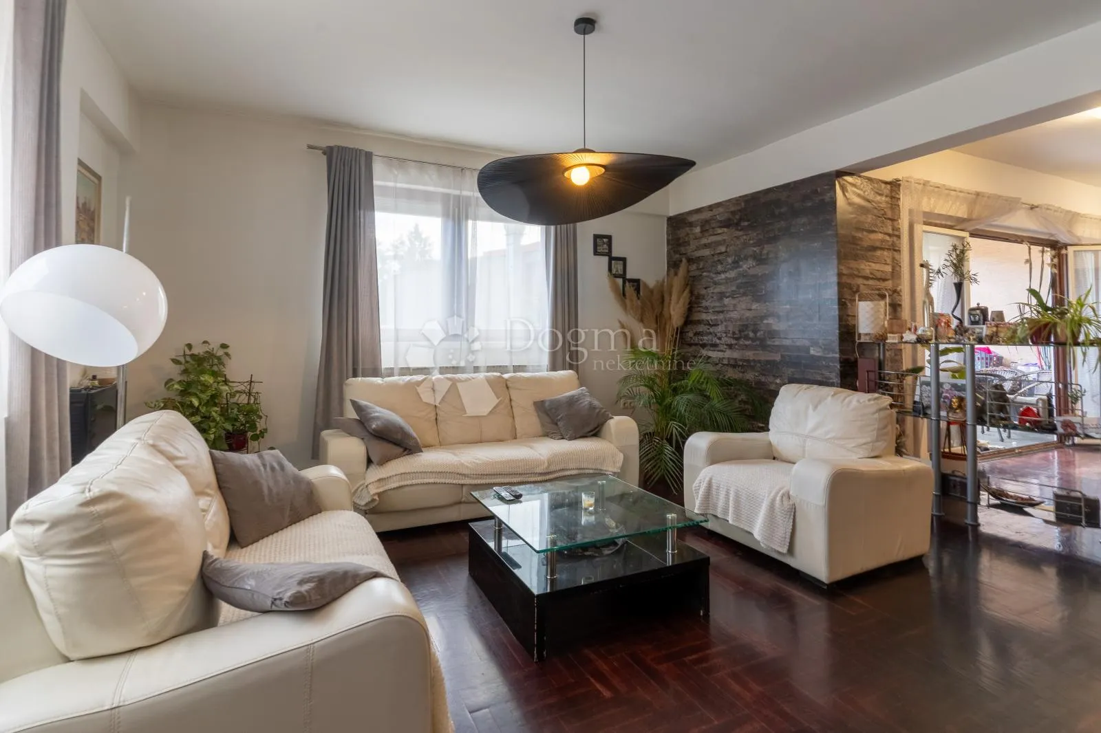 127 m², 4-soban stan s loggiom i parkirnim mjestom, gornji stenjevec - slika 2