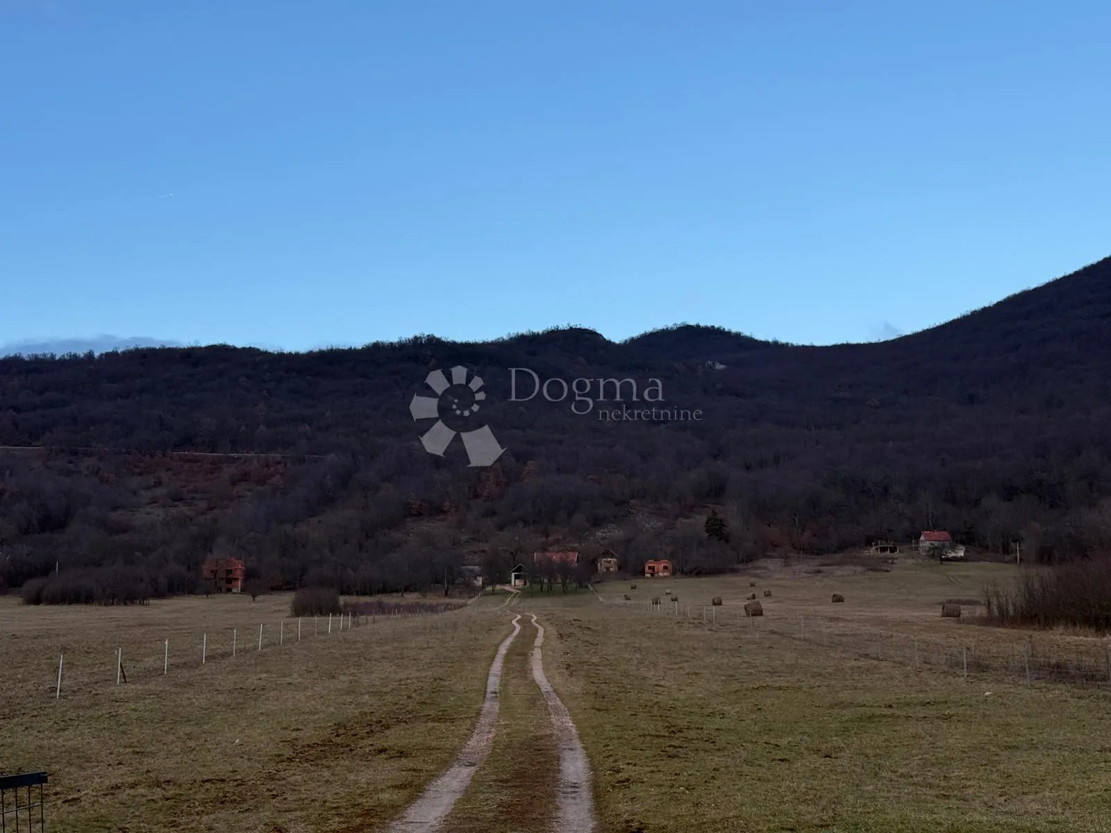 seosko imanje na osami s predivnim pogledom - slika 23