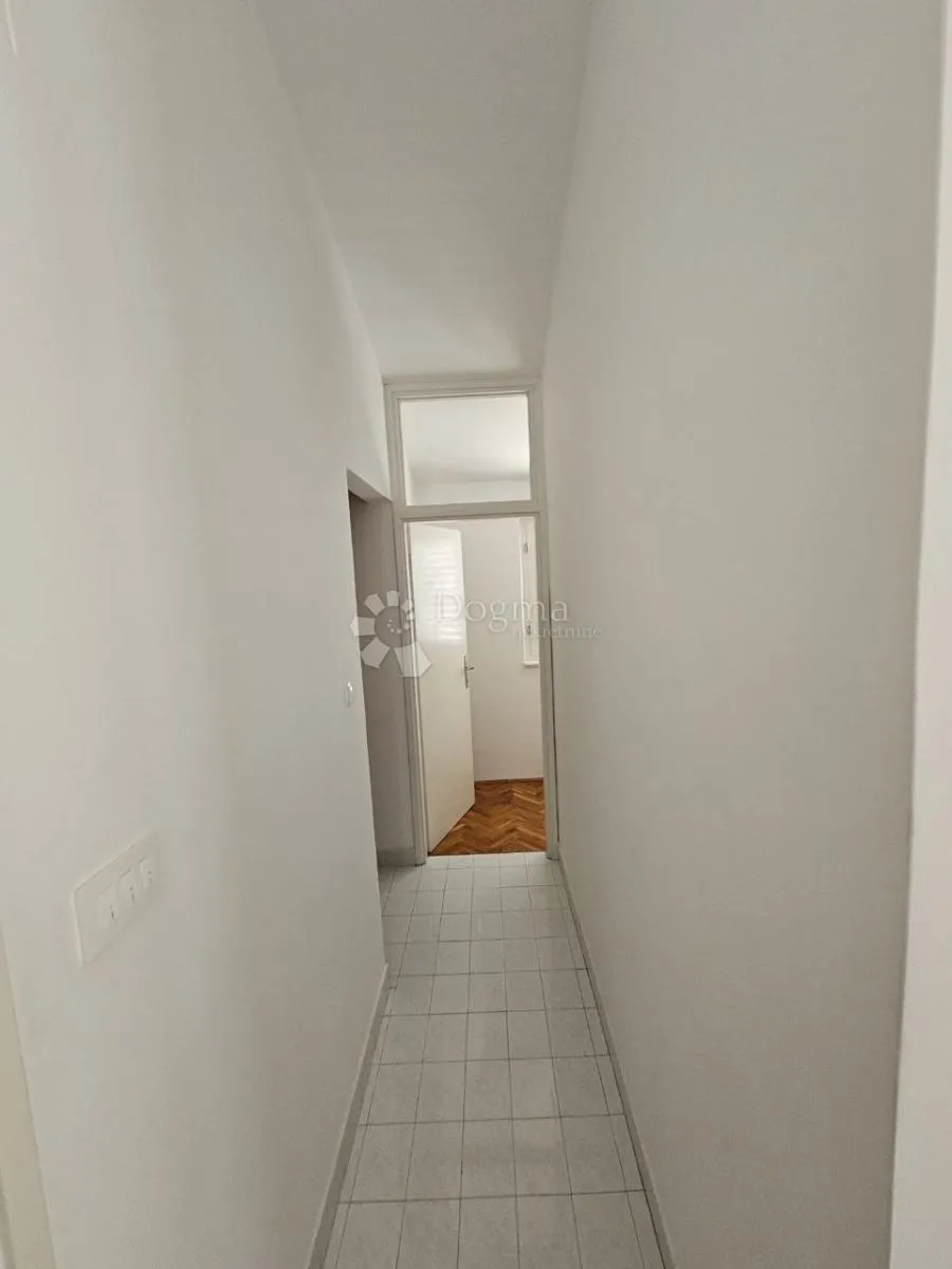 apartmanska kuća u okrugu gornjem! o. čiovo - slika 4