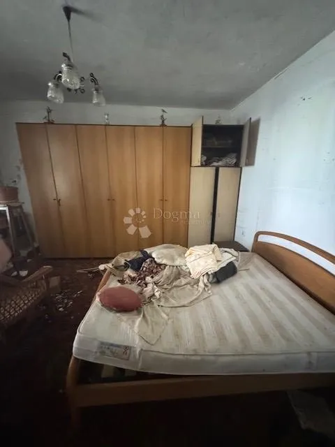 kuća za uređenje na odličnoj lokaciji u mrkoplju - slika 4