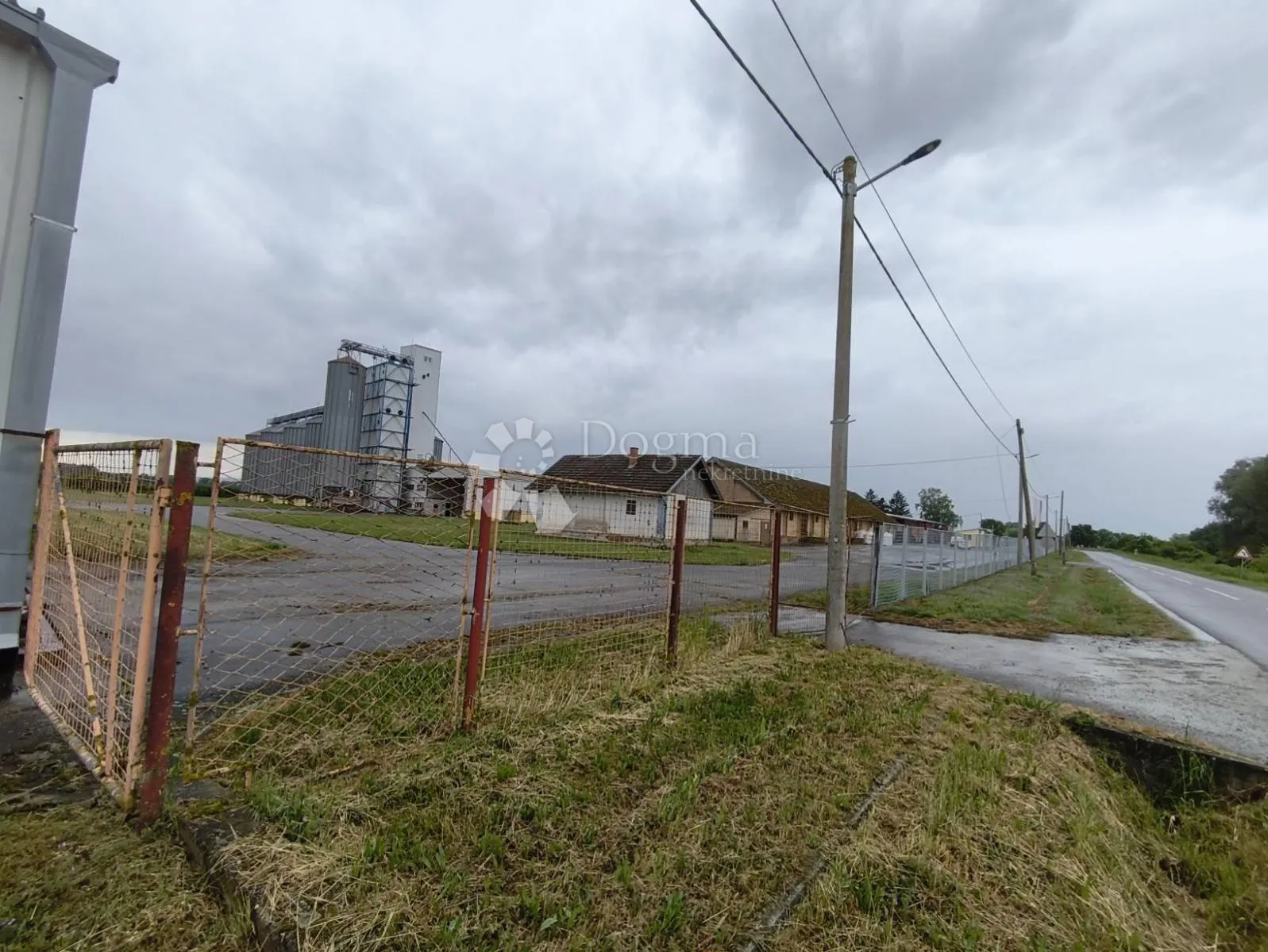 poslovno-industrijski kompleks za najam! - slika 10