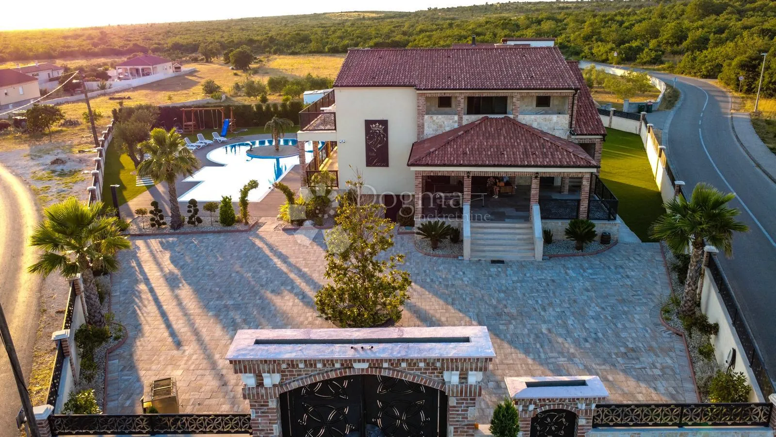 hacienda s najvećim privatnim bazenom u okolici - slika 11