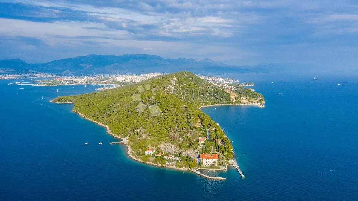 atraktivno zemljište na mejama - slika 1