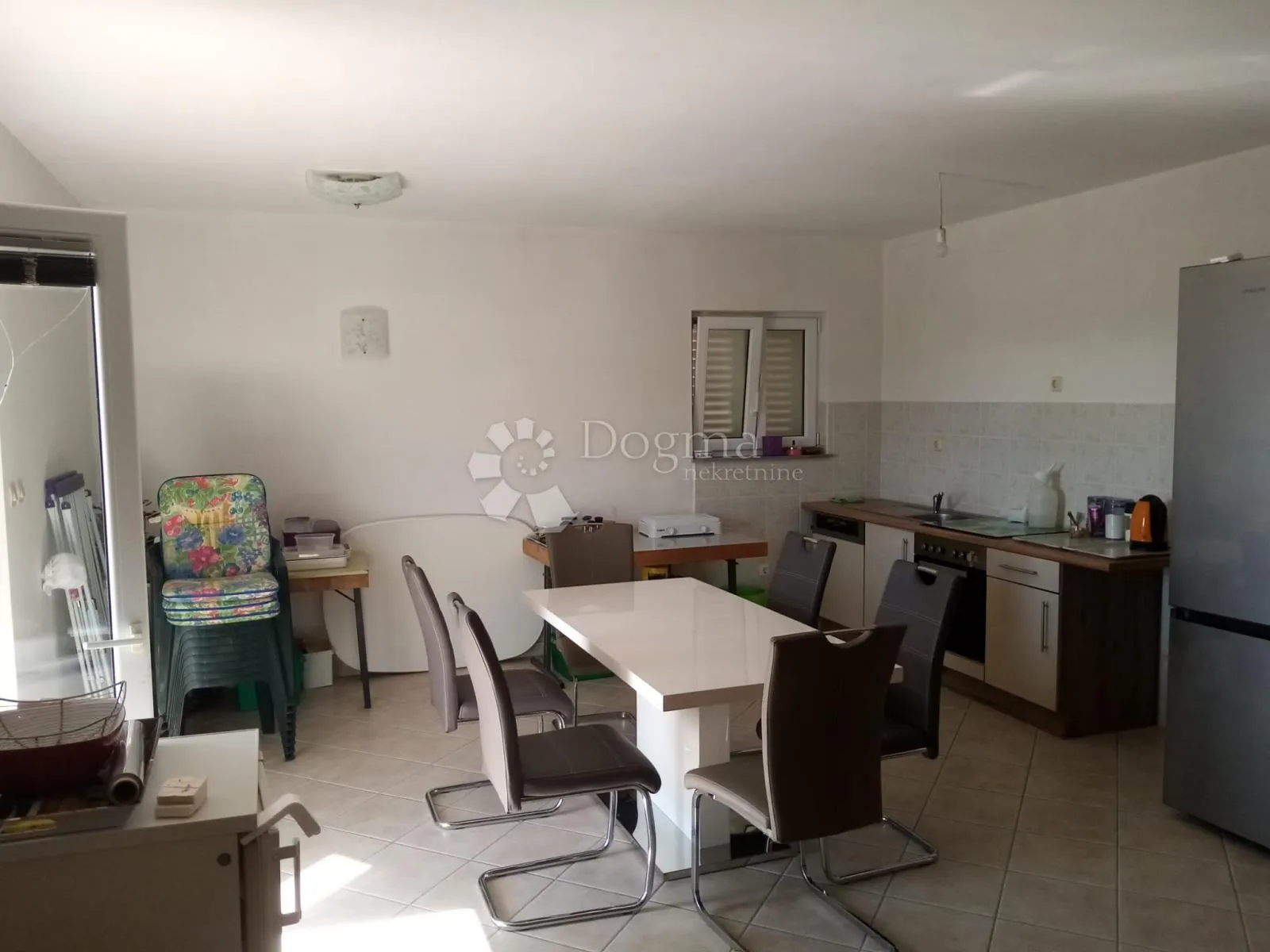 ekskluzivni objekat sa poslovnim prostorima, stanom i 8 apartmana - slika 13