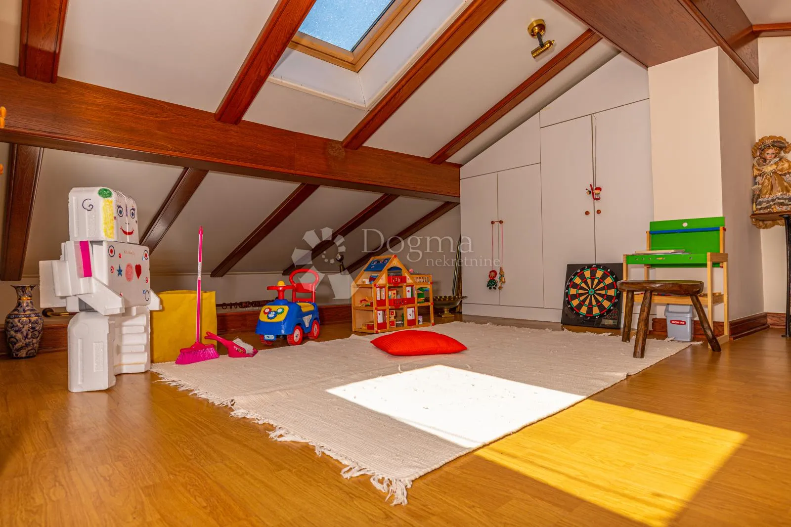 apartman sa galerijom i prekrasnim pogledom na more - slika 34