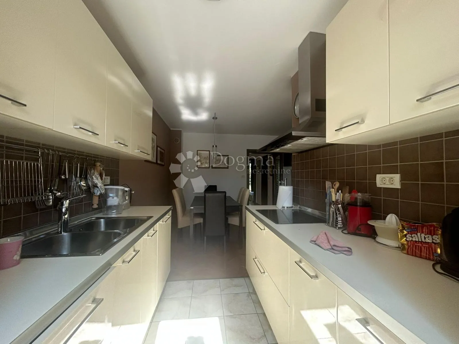 dvoetažni stan u fažani, 400 m od mora – 65 m² + galerija 28 m² - slika 3