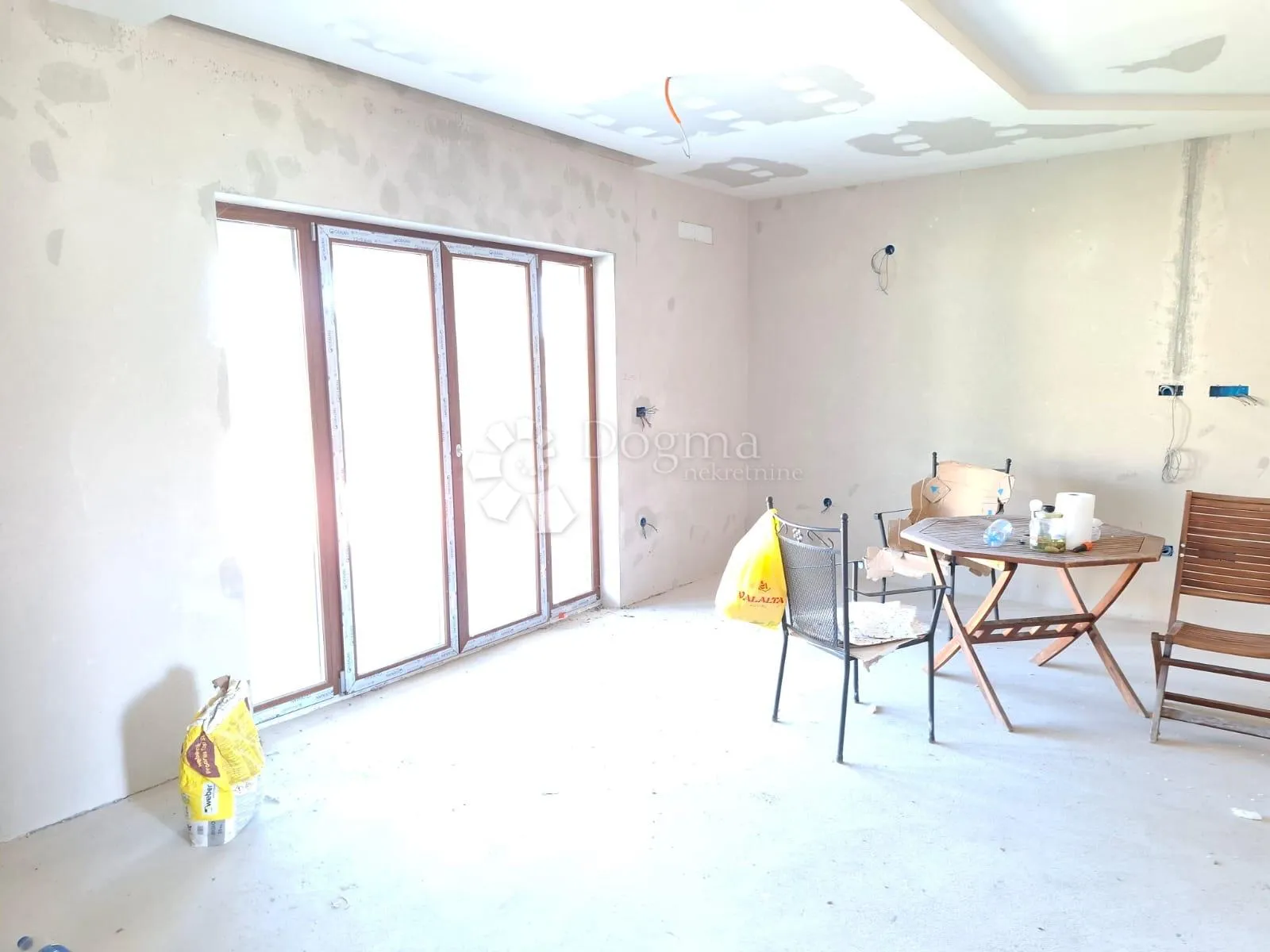villa u rovinjskom selu, roh bau 550 m2, sa građevinskom okućnicom - slika 5
