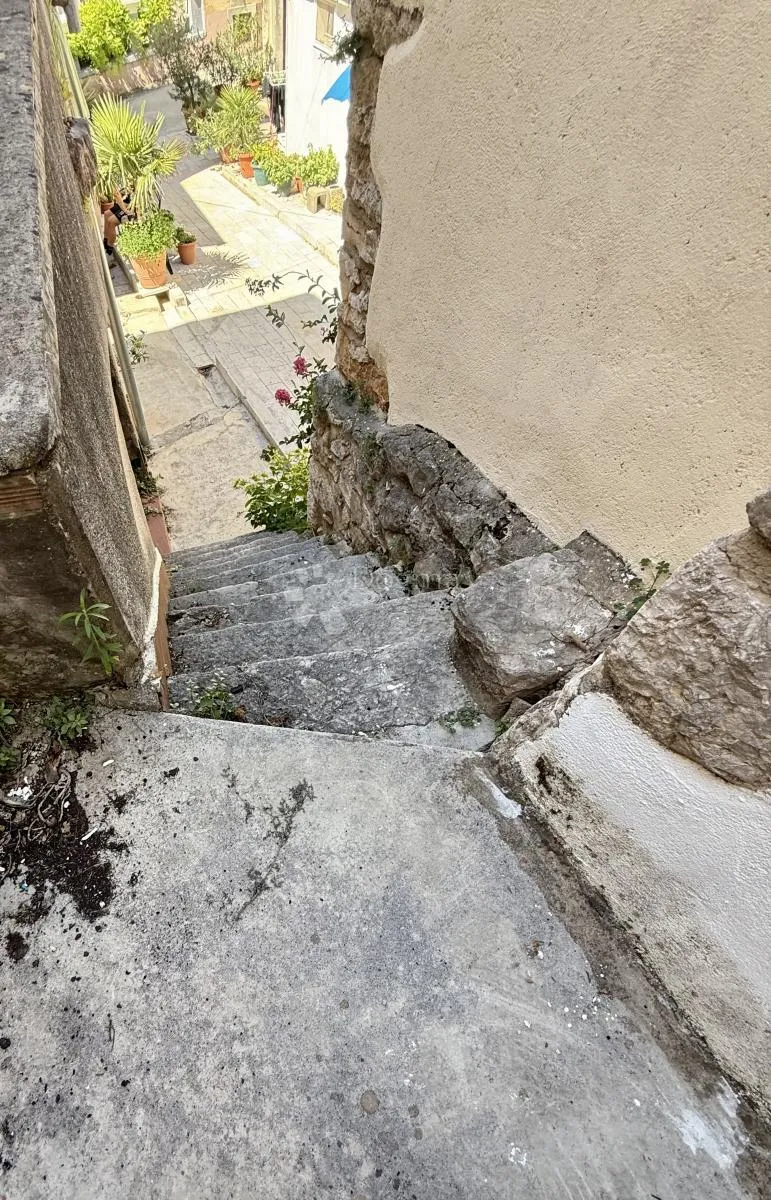 kuća u staroj jezgri - slika 3