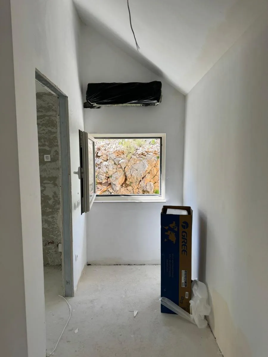 drugačija vila s bazenom, brač, bobovišća - slika 15
