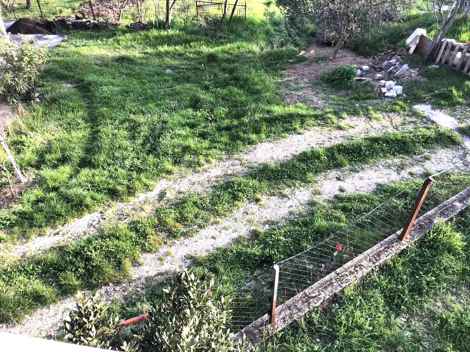 hreljin kuća s velikom okućnicom - slika 13