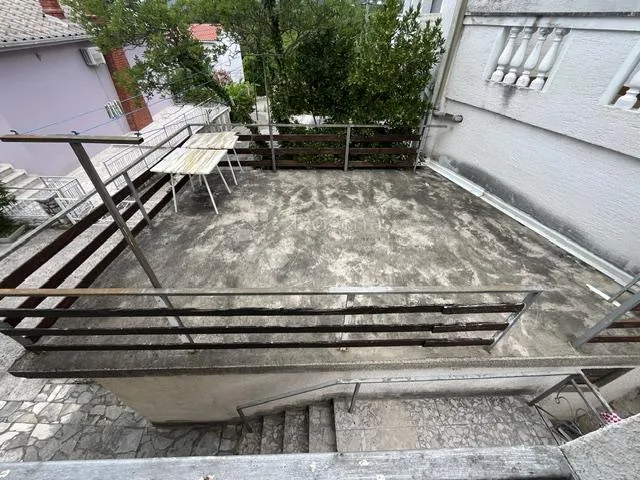 jadranovo,apartman sa visokim potkrovljem i garažom - slika 5
