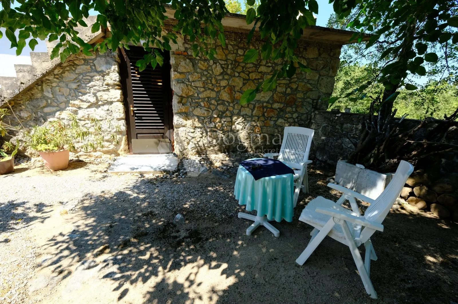 kamena kuća polje - slika 12