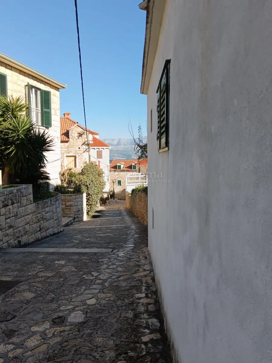 šarmantna stara kuća za adaptaciju s pogledom na more - slika 10