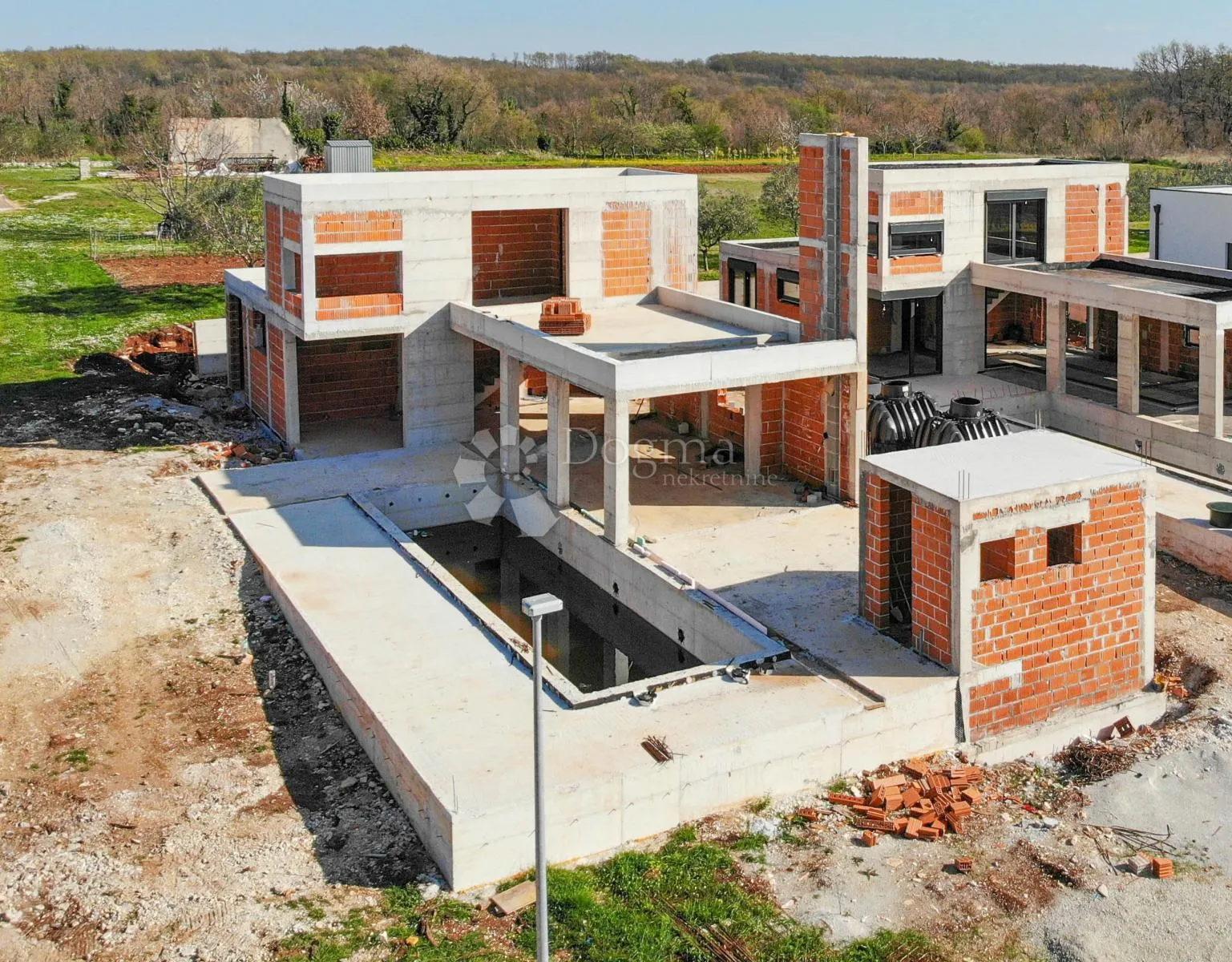kanfanar, atraktivna villa u roh-bau fazi s pogledom na more - slika 1