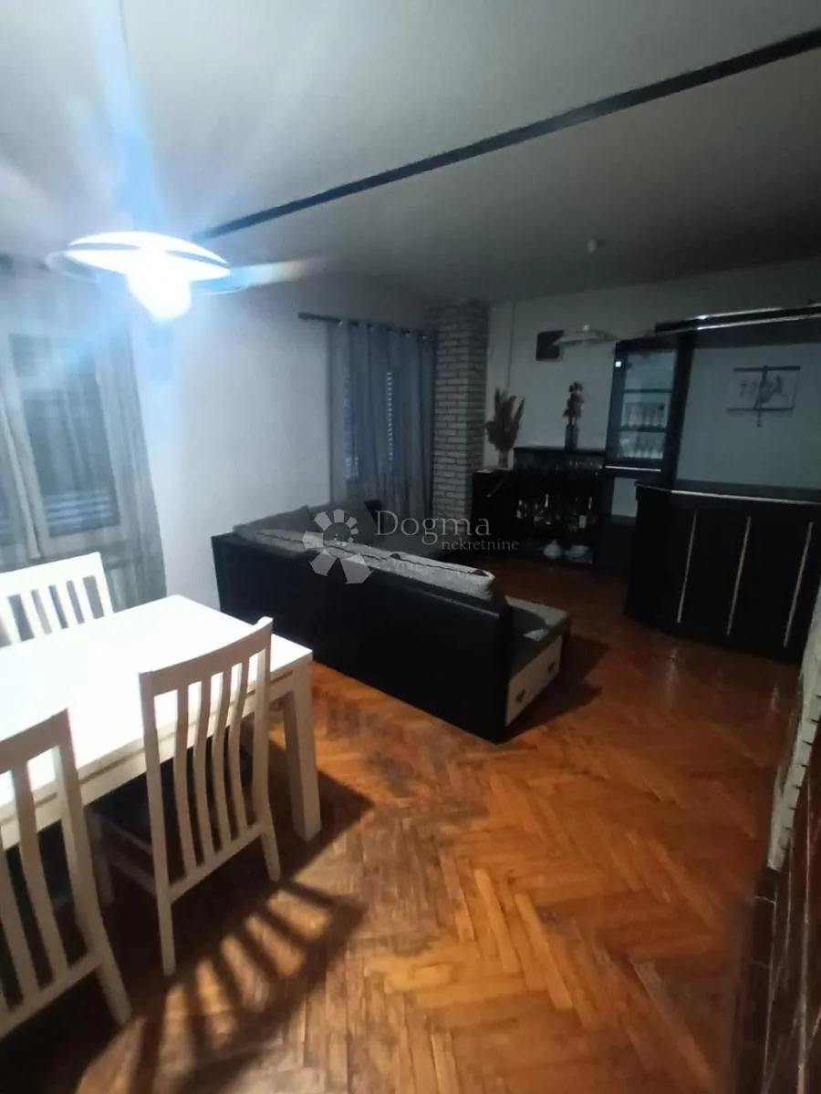 pag, apartman 106,85m2 u blizini gradske plaže - slika 2