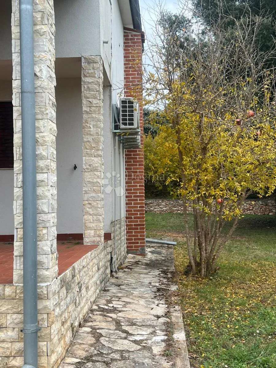 kuća i prostrano zemljište 11.090 m2 - slika 6