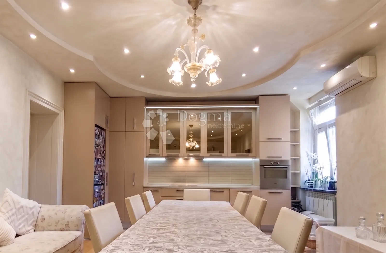 STAN CENTAR 102m2 - Zagreb