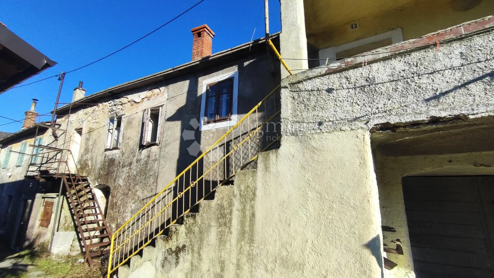 prilika 2 kuće za 50.000 € - slika 5