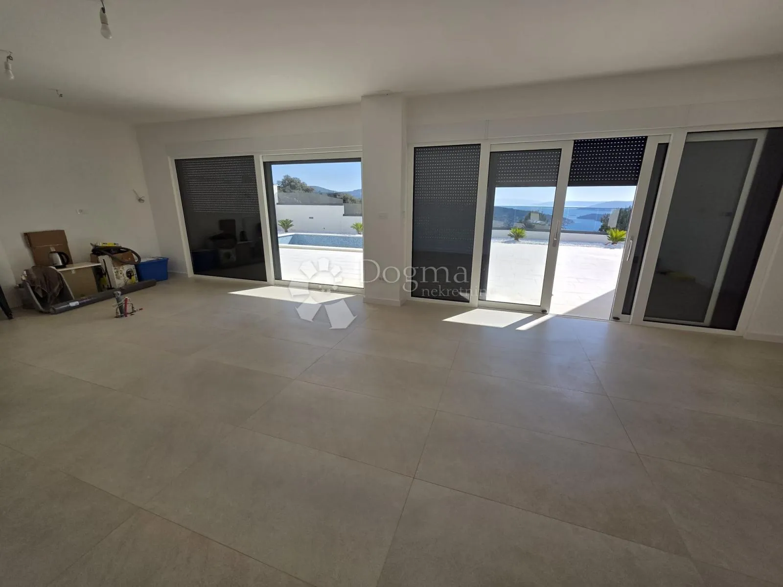 vinišće- top prilika!!! moderna villa s pogledom na more - slika 7