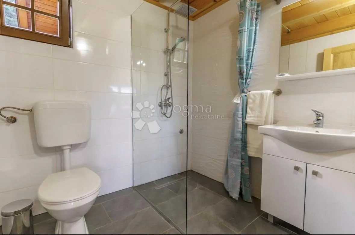 resort u srcu like nadomak plitvica - uhodan posao !!! - slika 46