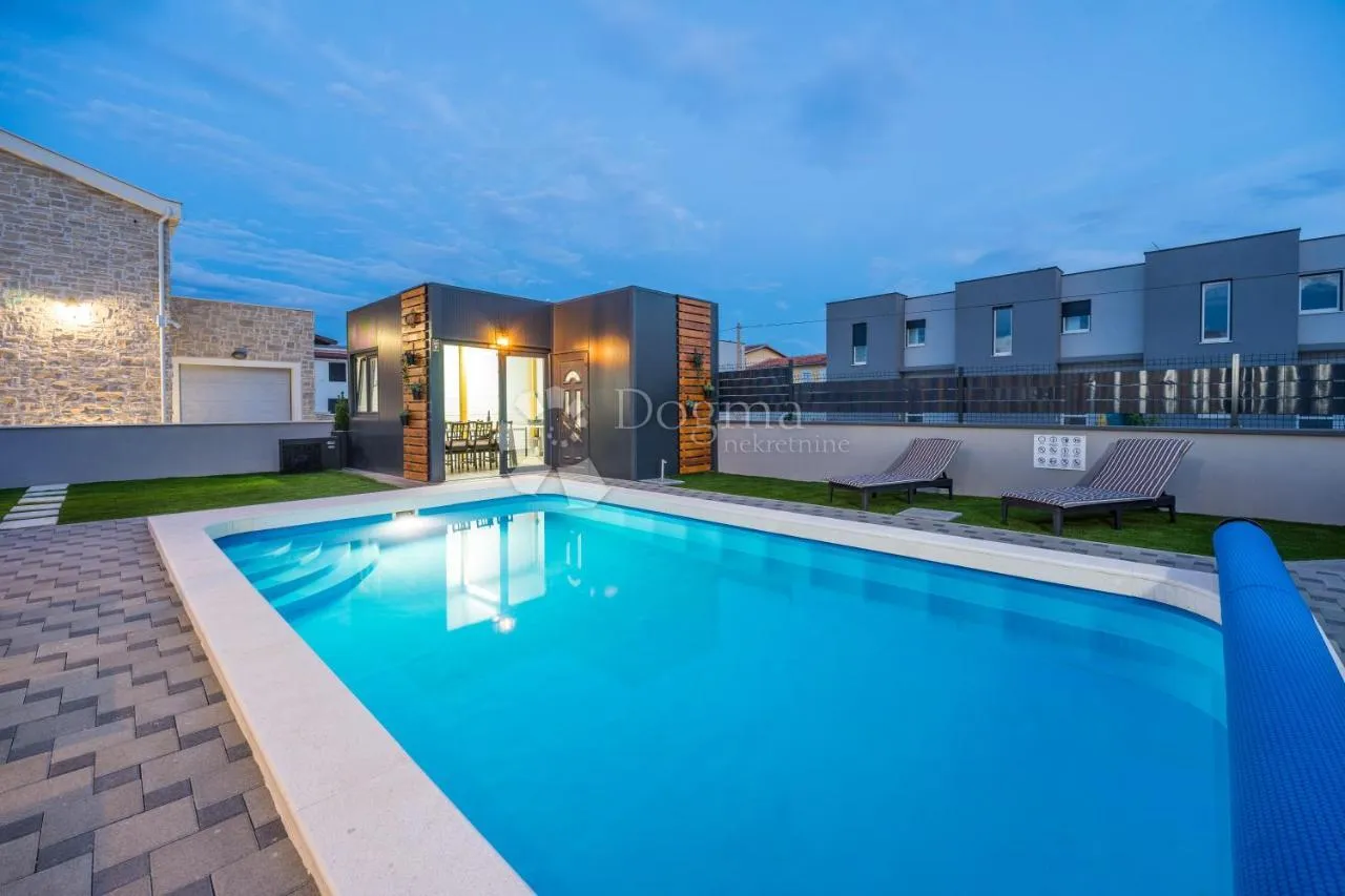 villa 100m od mora - slika 3