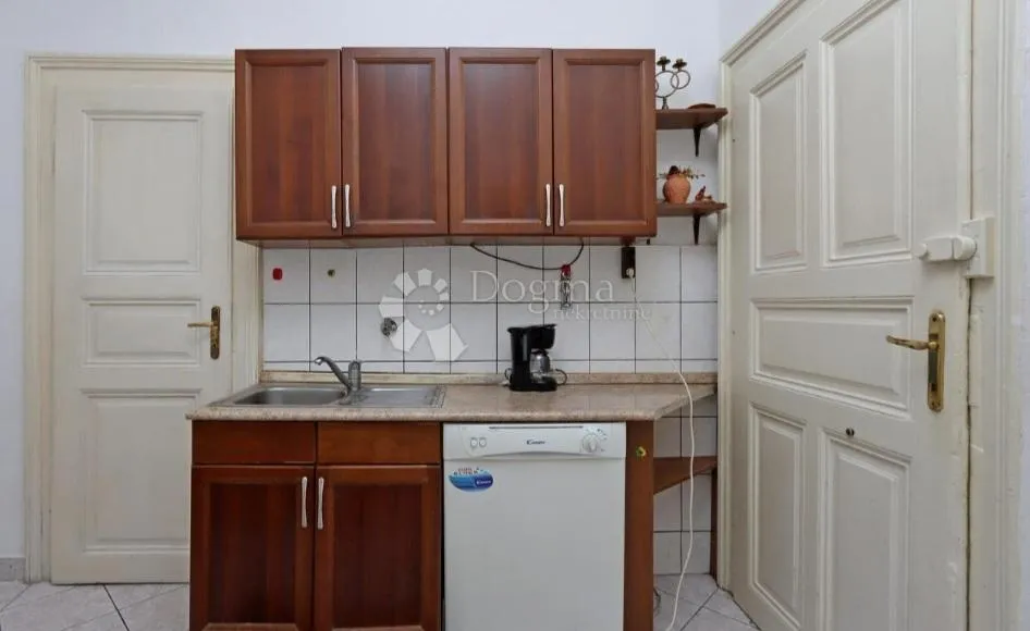 etaža za najam na pećinama - slika 4