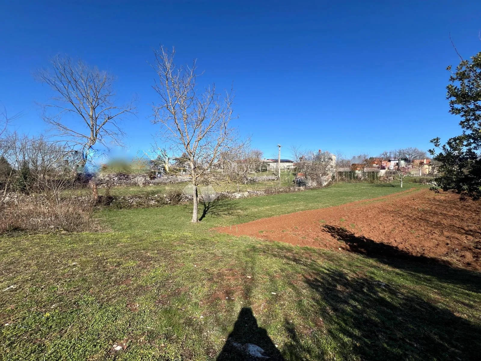 građevinsko zemljište 866 m² – mirno naselje, blizina centra labina - slika 2