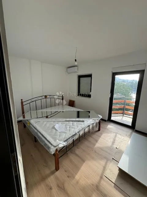 elegantno uređen stan na traženoj lokaciji - slika 4