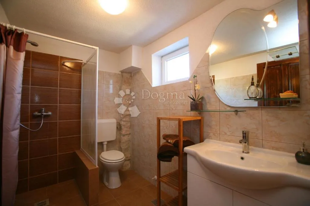 prekrasna istarska villa s bazenom, 220 m² i 5 en-suite spavaćih soba - slika 6