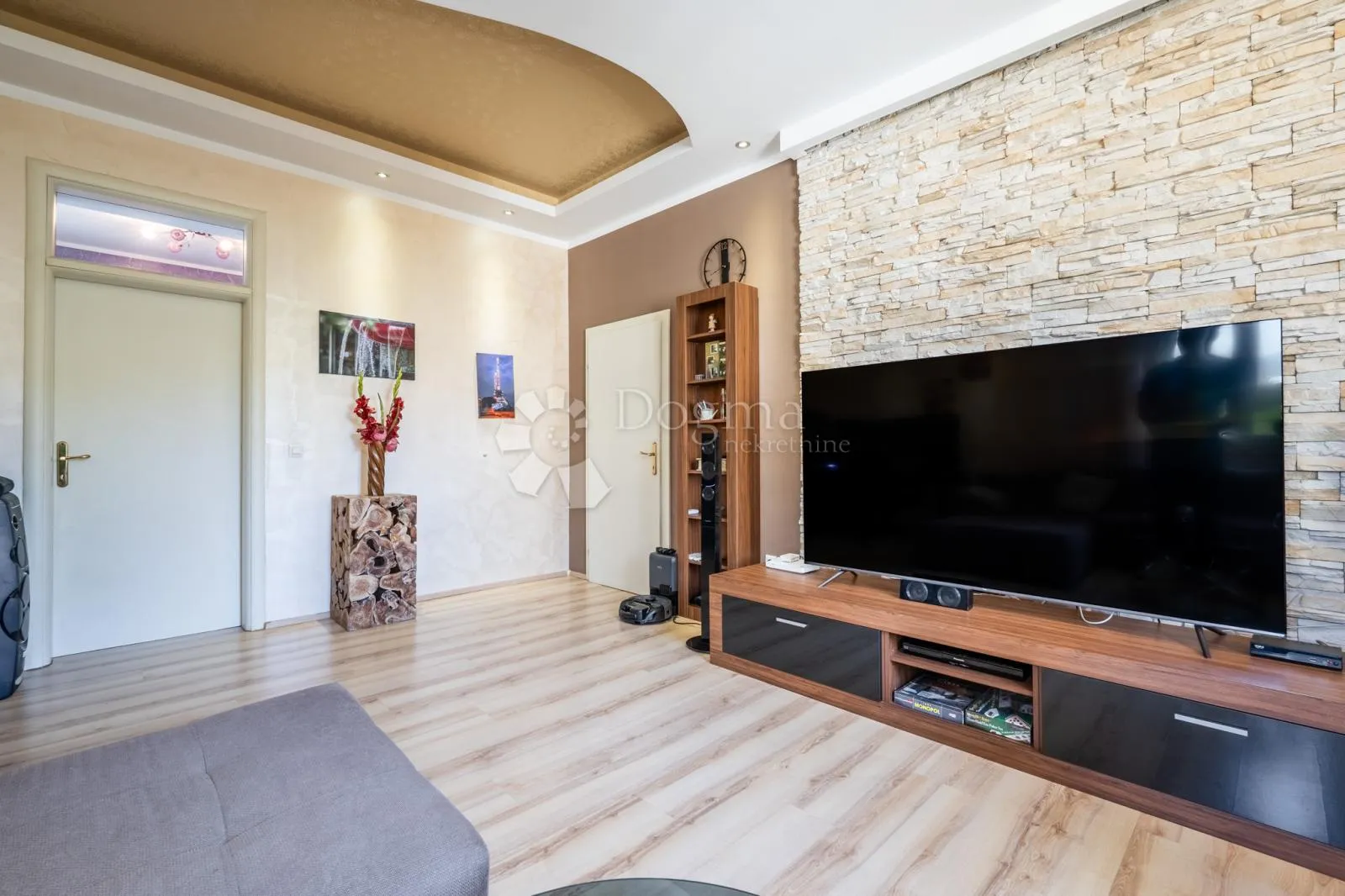 centar – 108 m², moderan 3s+db s parkingom - slika 3