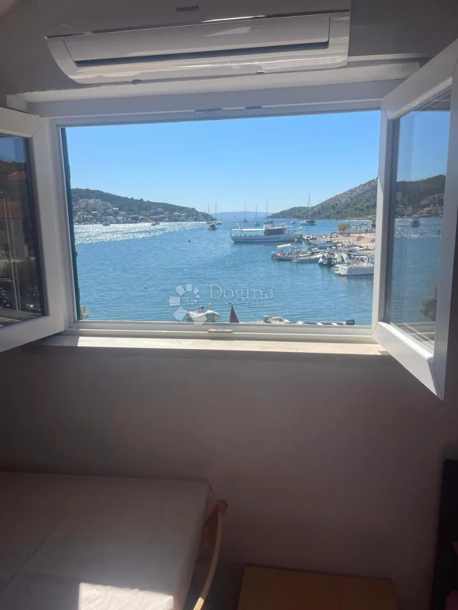 kuća s 3 apartmana i poslovnim prostorom vinišće - slika 13