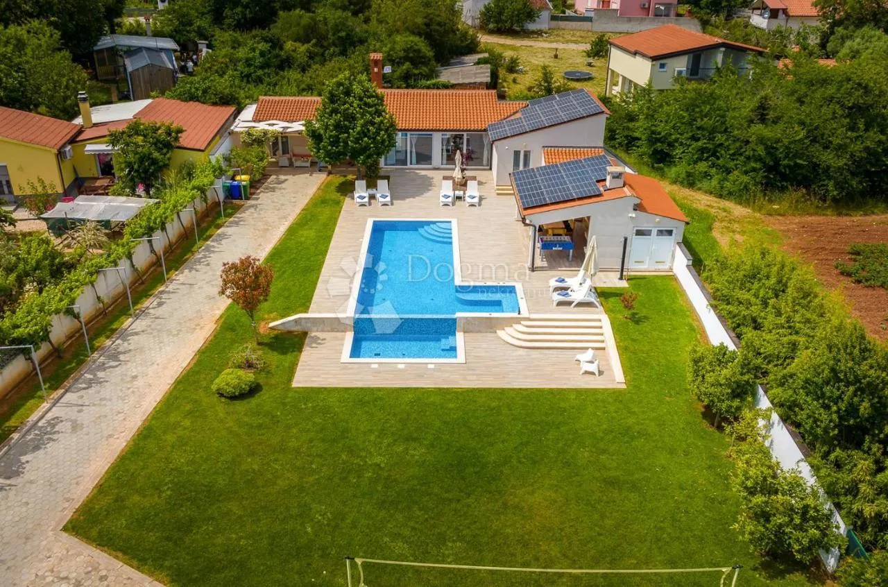 villa u banjolama 150m2 za dugoročni najam - slika 39