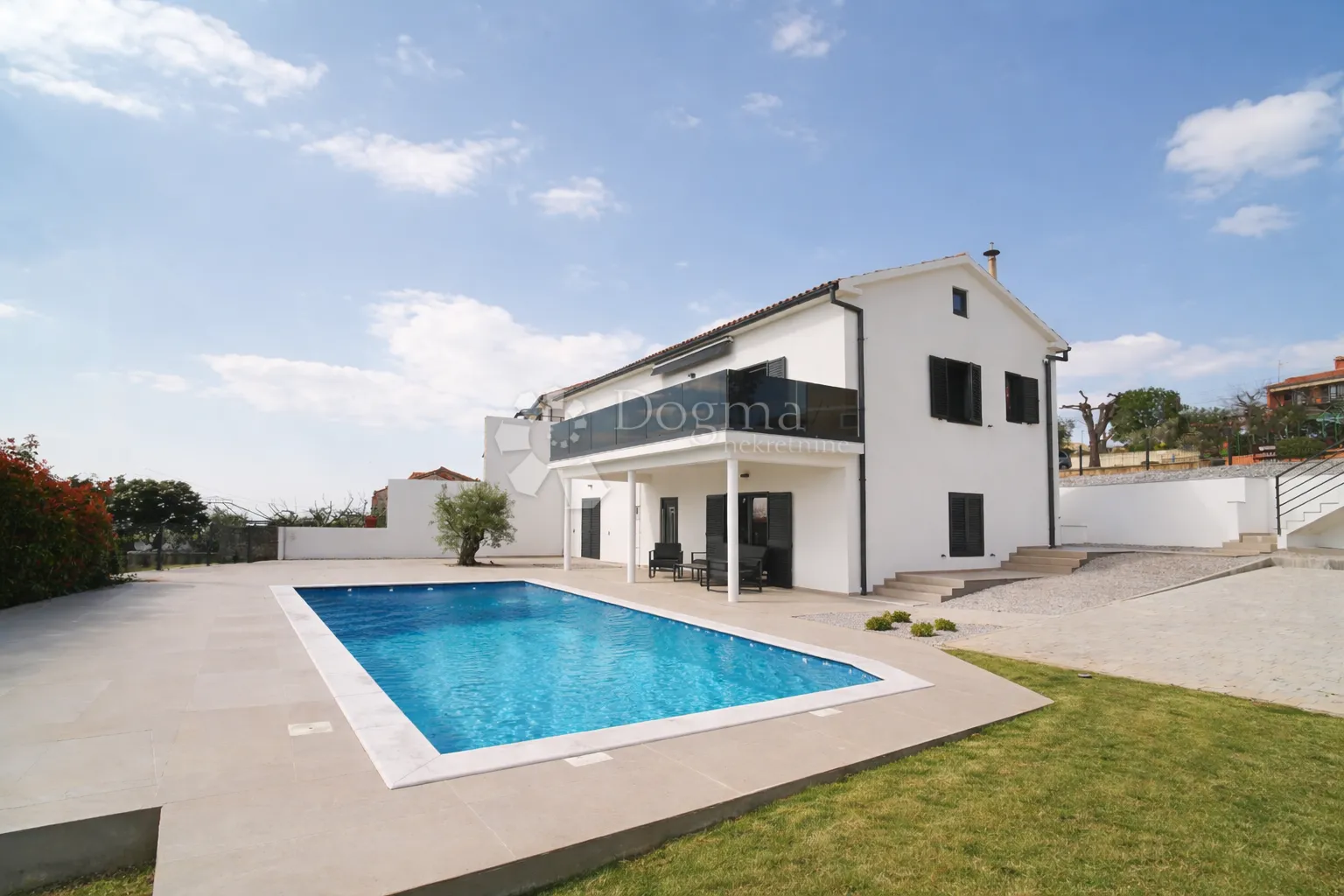 moderna kuća s 2 apartmana- kaštelir - slika 7