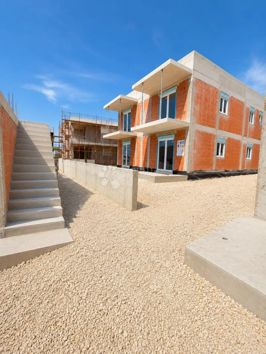 novogradnja kaštel stari-stan s1-51,79m2+5,56m2 - slika 2