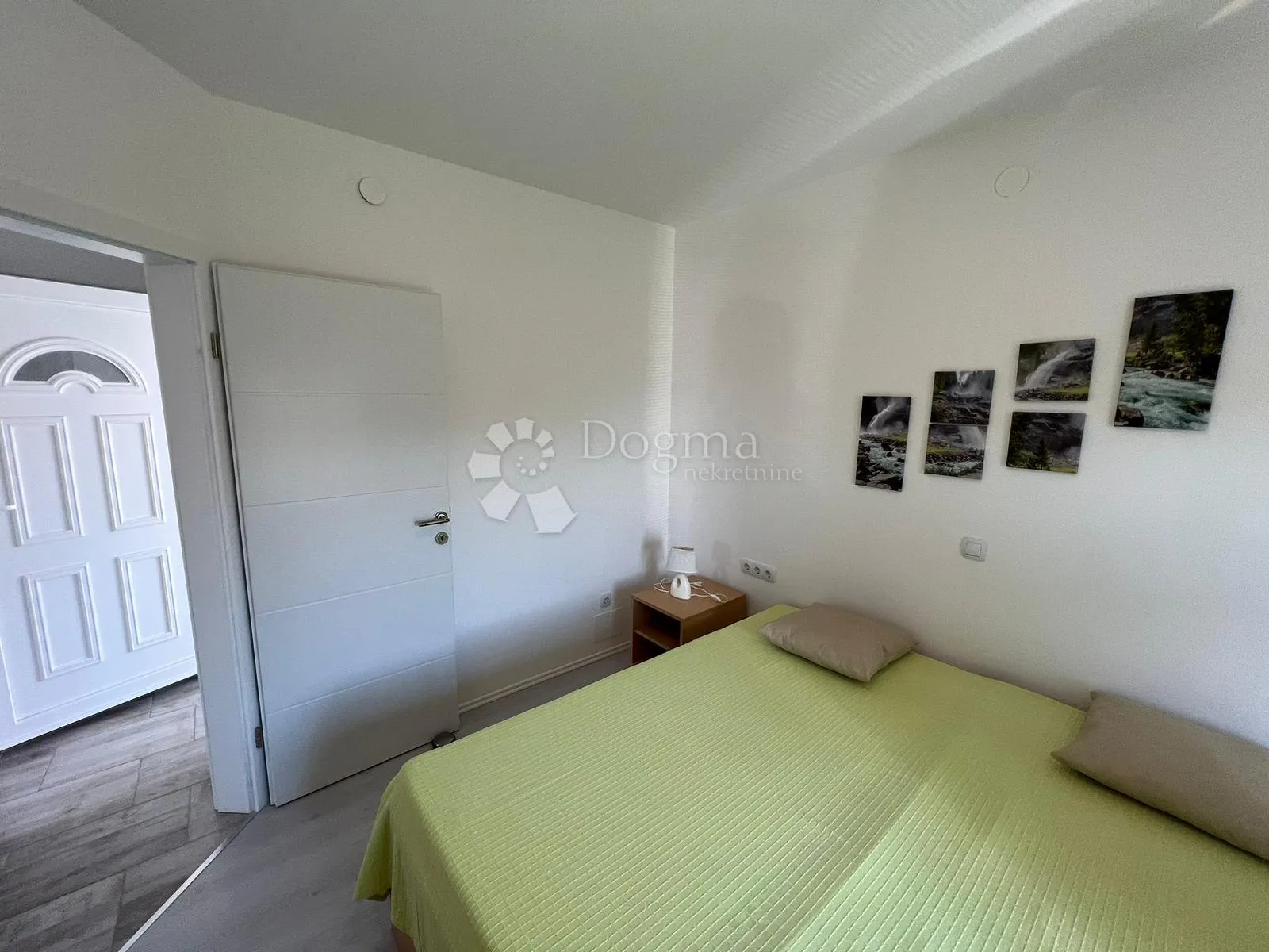 etaža kuće sa dva apartmana,novi vinodolski - slika 8