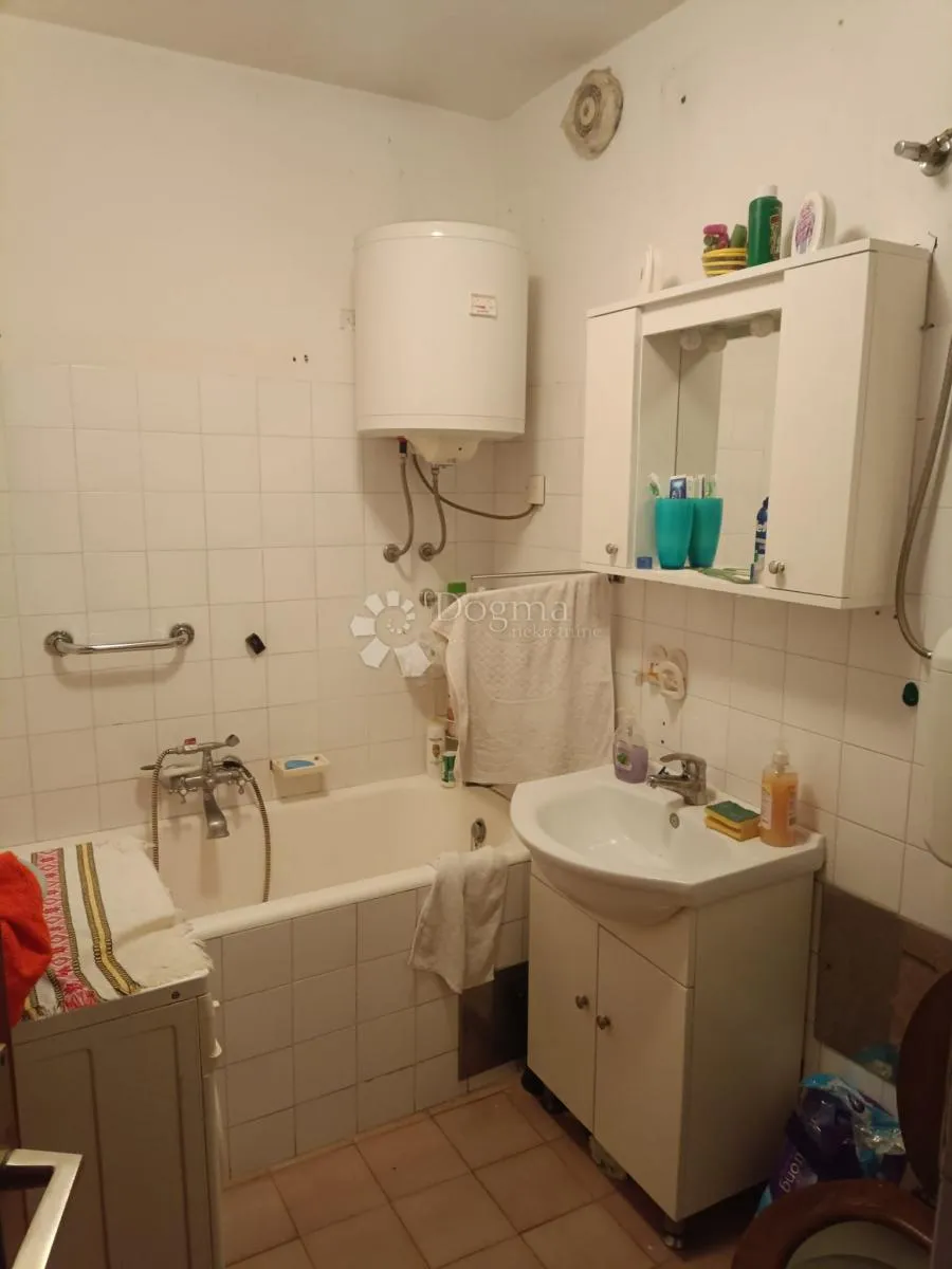 jednosoban stan s velikim balkonom, spinut - slika 5