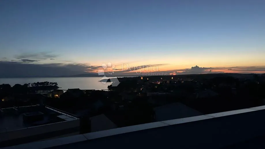 urbana vila novogradnja na rabu - slika 11