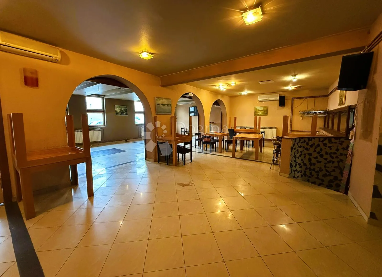 dugoročni najam poslovnog prostora - restoran, kafić ili sala za svečane događaje - slika 2