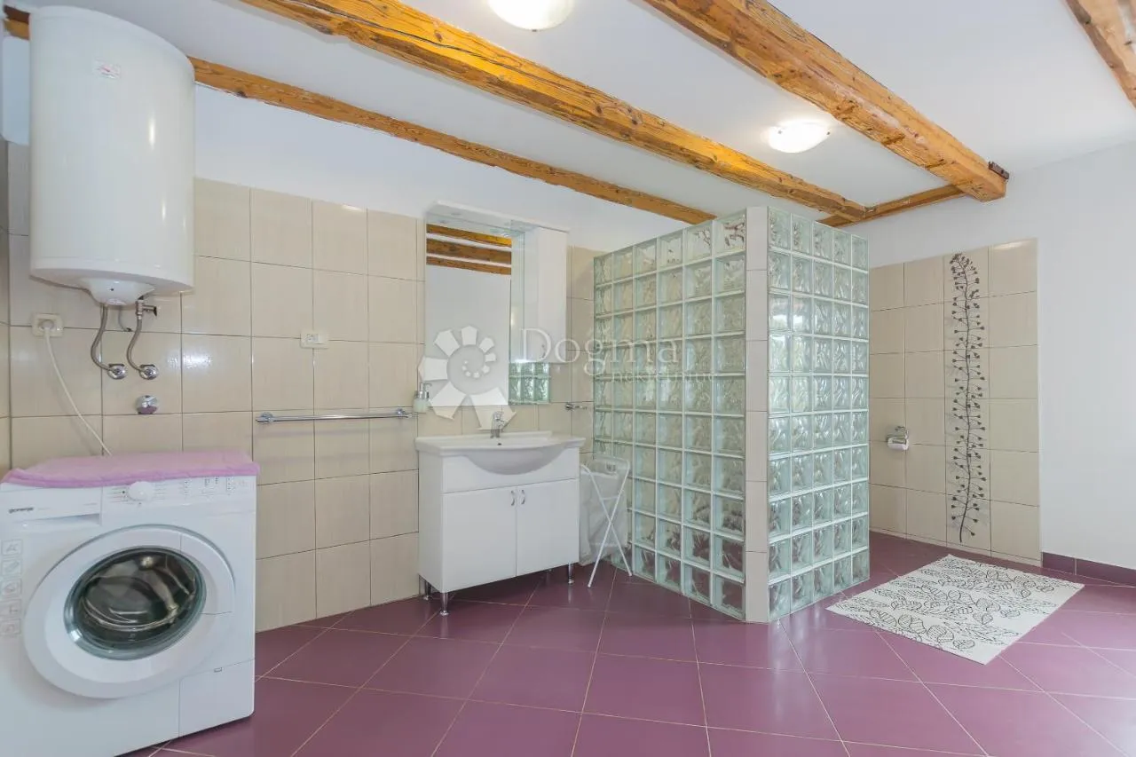 kuća za odmor s bazenom - slika 12