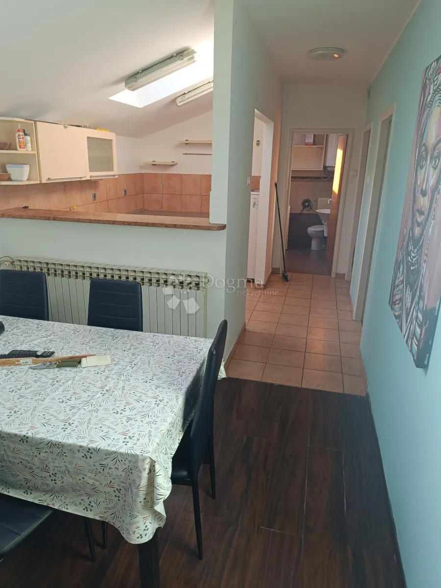 kuća s pet soba - slika 2