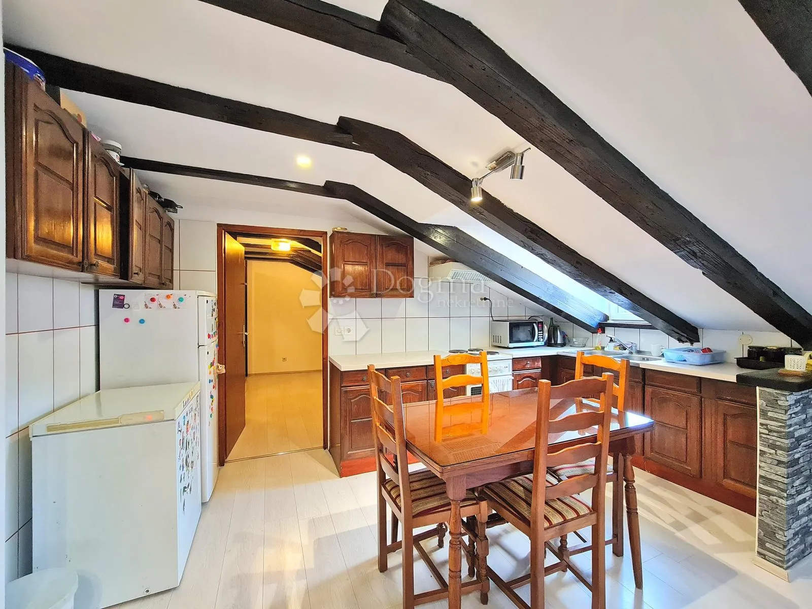 tri apartmana u srcu grada - slika 3
