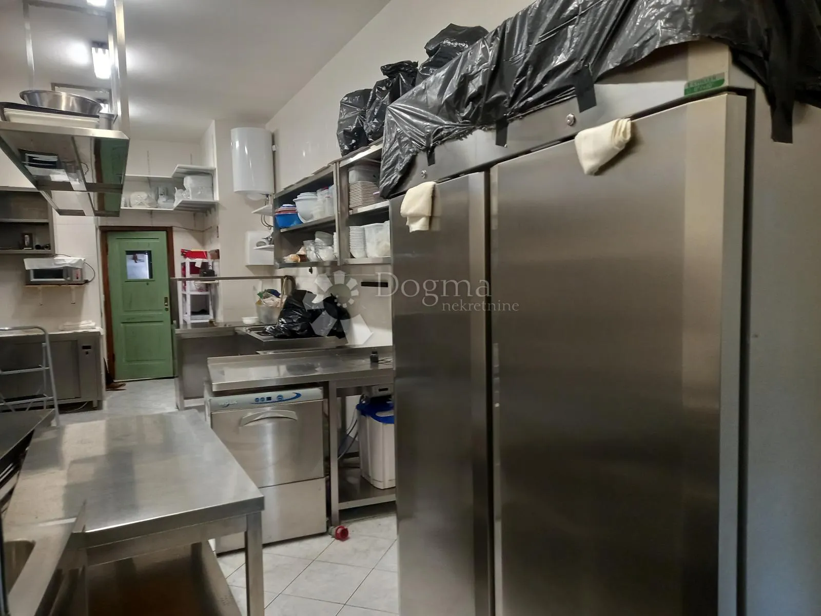 kompletno opremljen bistro / restoran – zaton - slika 9