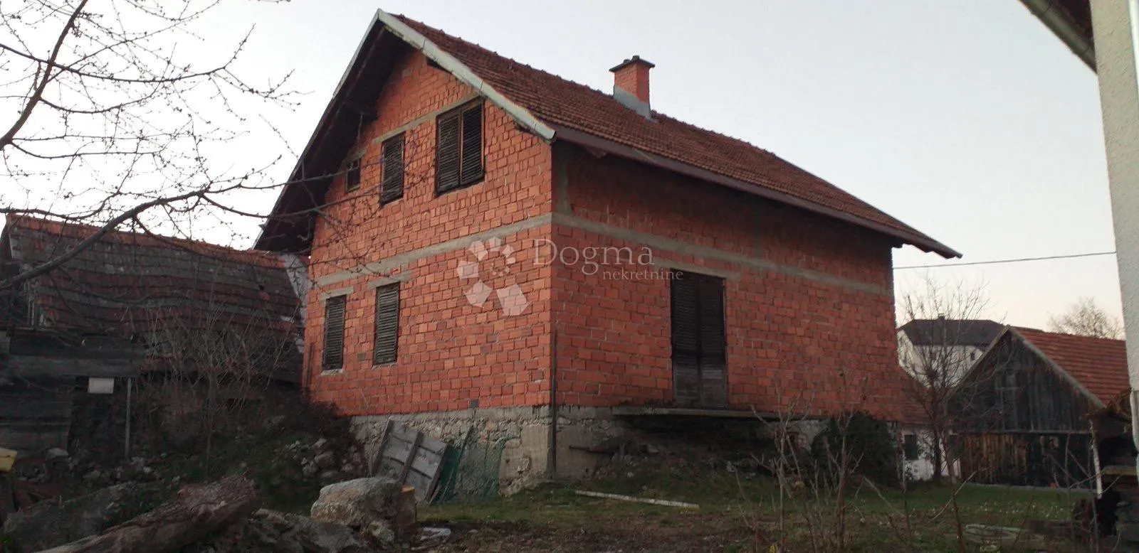 Prilika!! Prodajemo kuću rohbau pod krovom u blizini Vrbovskog - Lukovdol, Vrbovsko