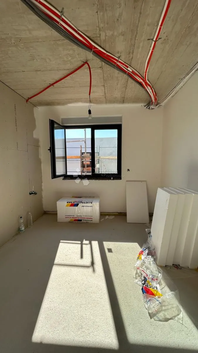 penthouse s pogledom i velikom terasom – štinjan - slika 6